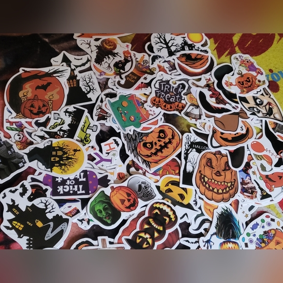 NWT 100 Halloween Theme Stickers - Picture 3 of 3